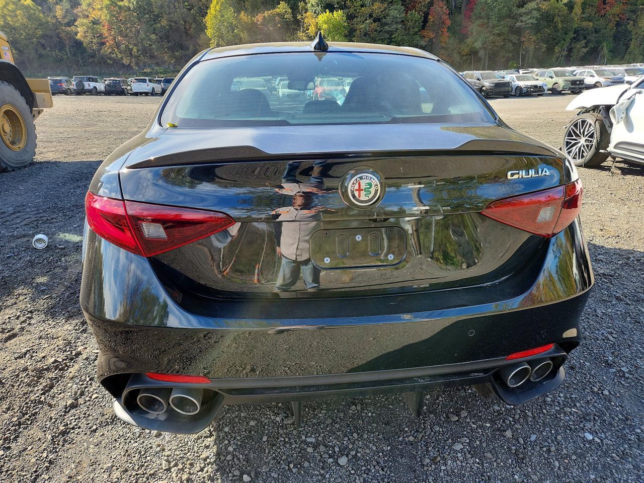 2023 Alfa Romeo Giulia Quadrifoglio - Image 6