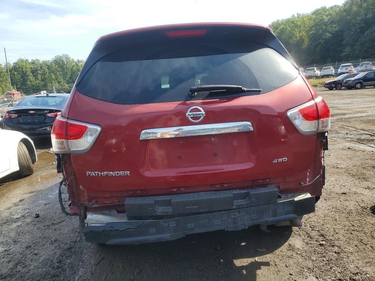 2015 Nissan Pathfinder S - Image 6