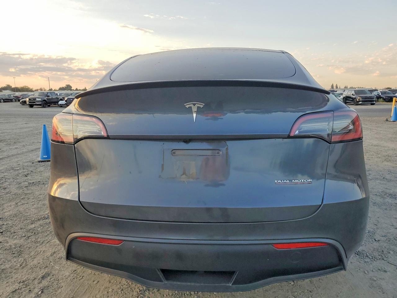 2023 Tesla Model Y - Фото 6