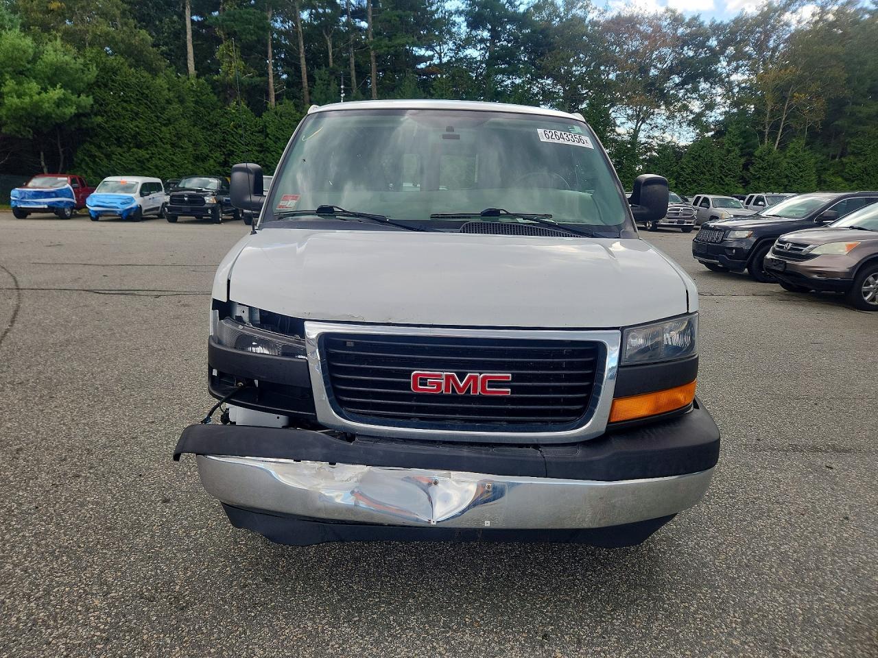 2017 GMC Savana G2500 - Фото 5