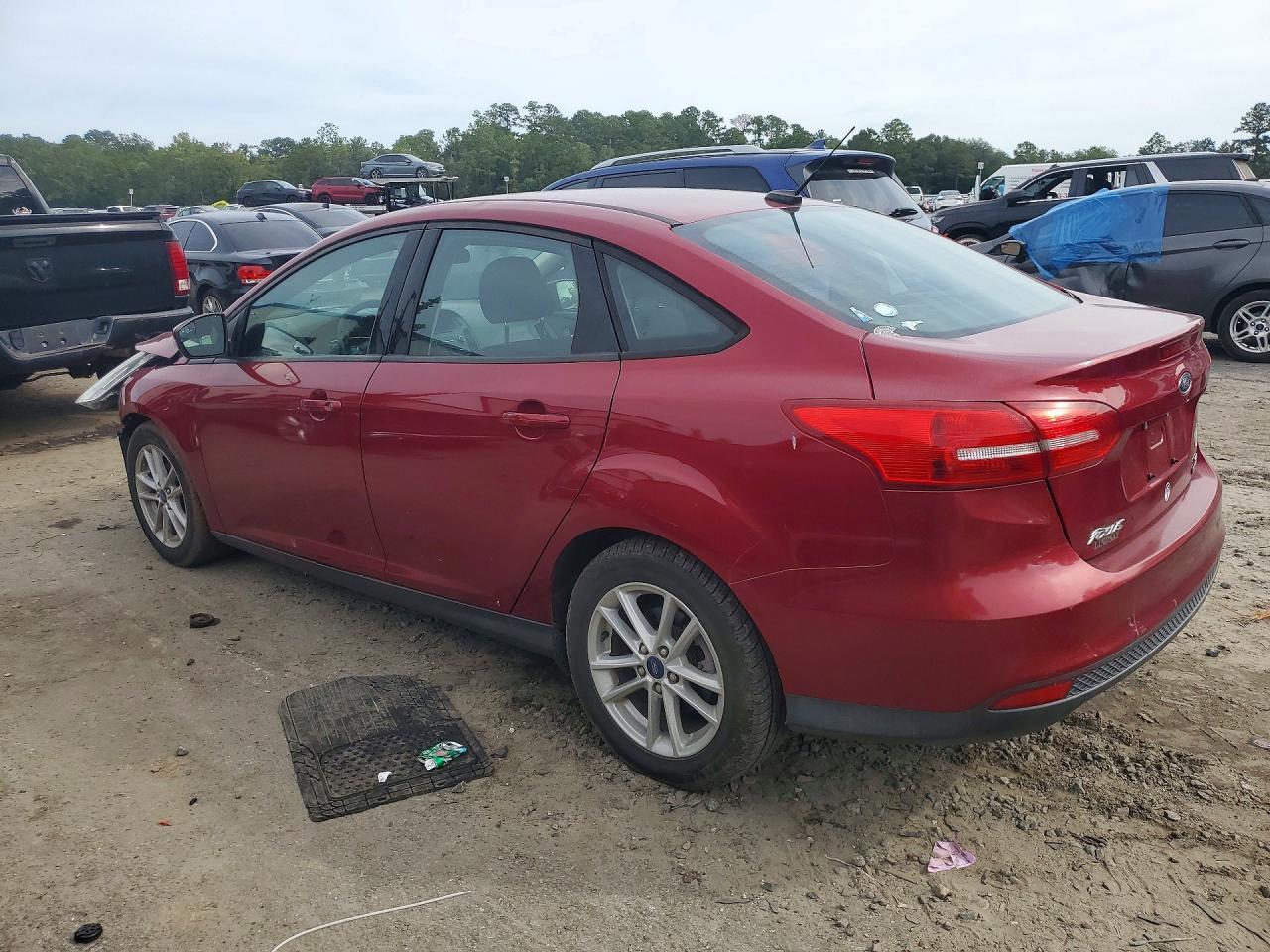 2017 Ford Focus Se - Фото 2