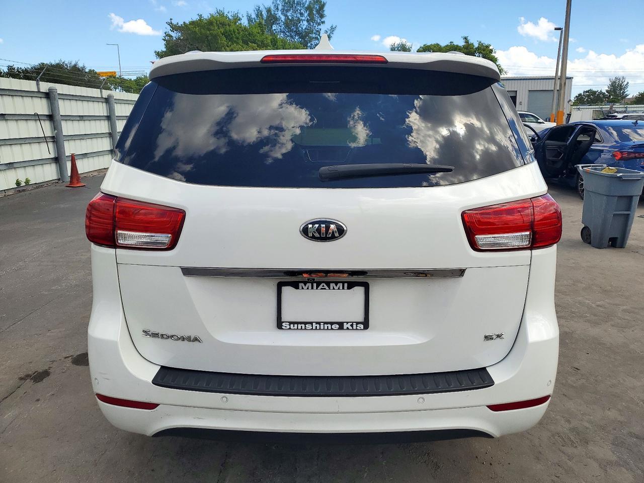 2015 Kia Sedona Sx - Фото 6