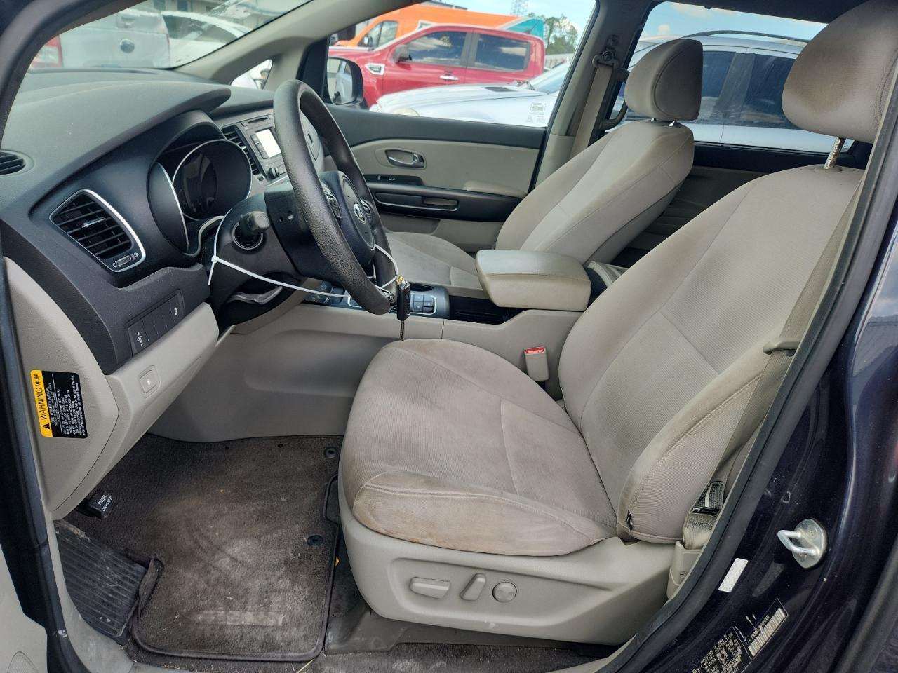 2015 Kia Sedona Lx - Image 7