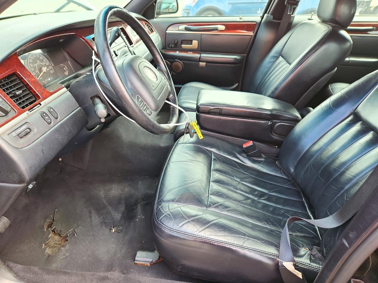 2004 Lincoln Town Car Executive - Фото 7