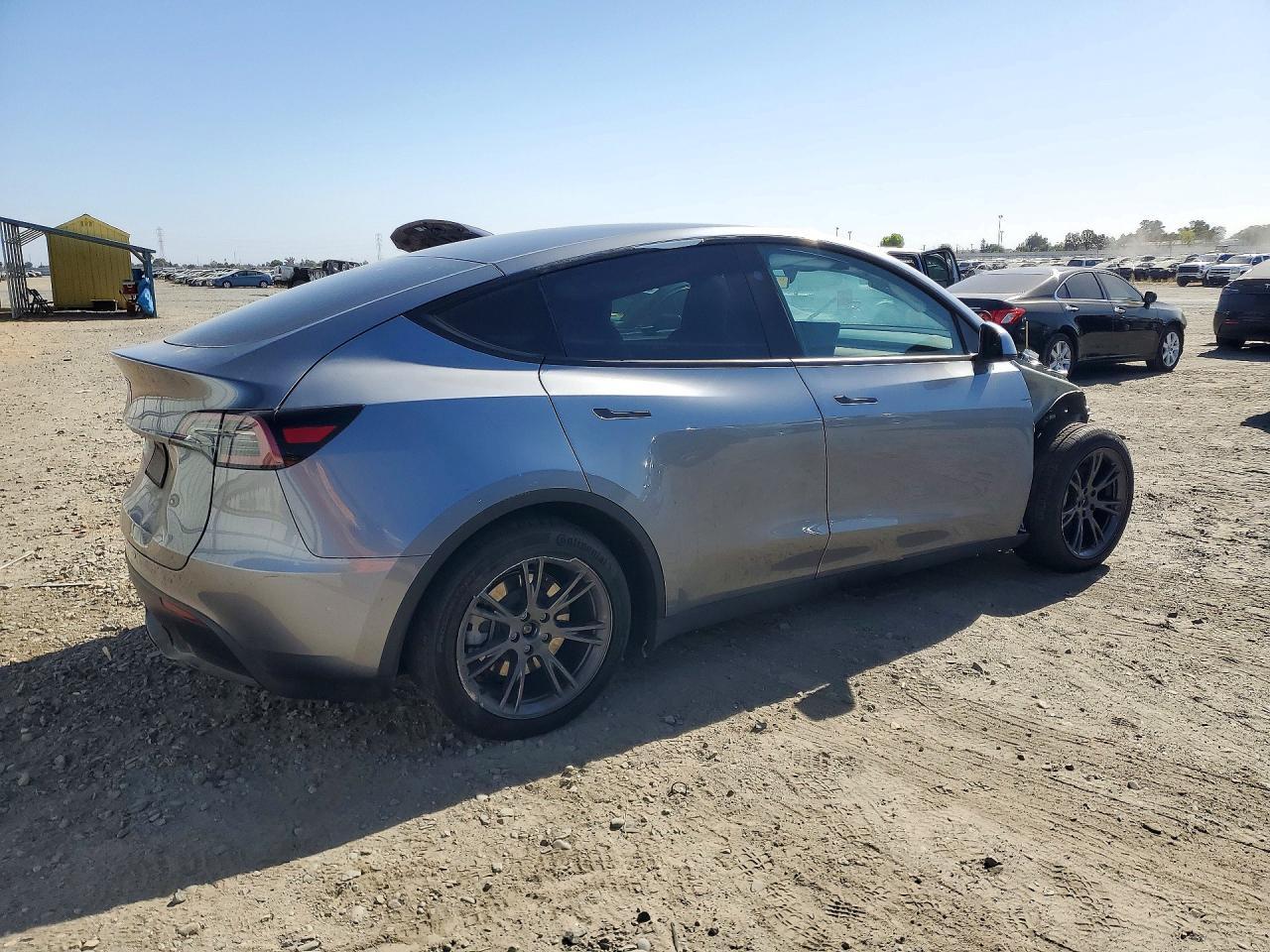 2024 Tesla Model Y - Image 3