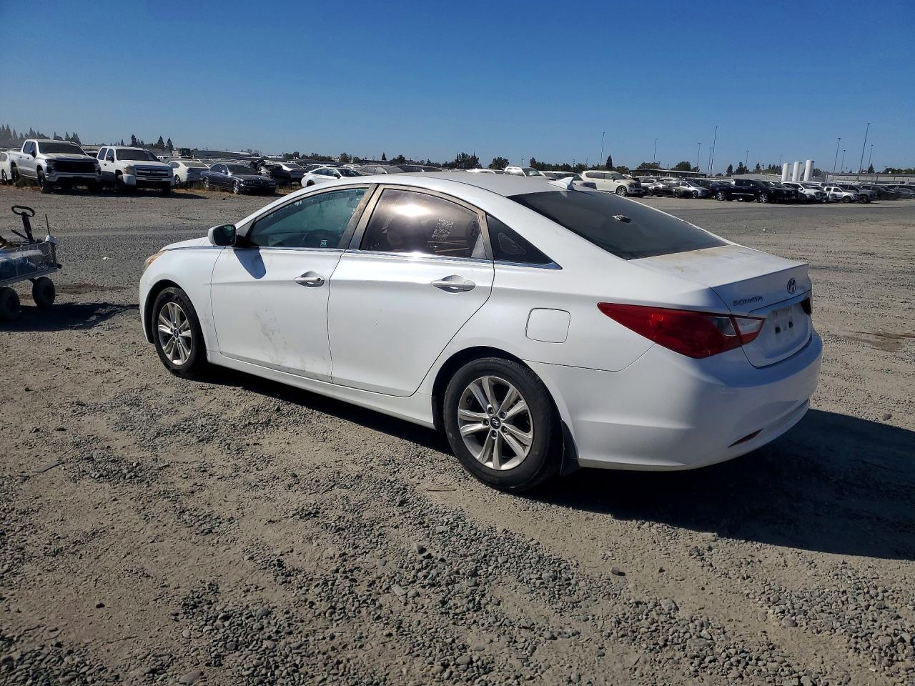2013 Hyundai Sonata Gls - Image 2