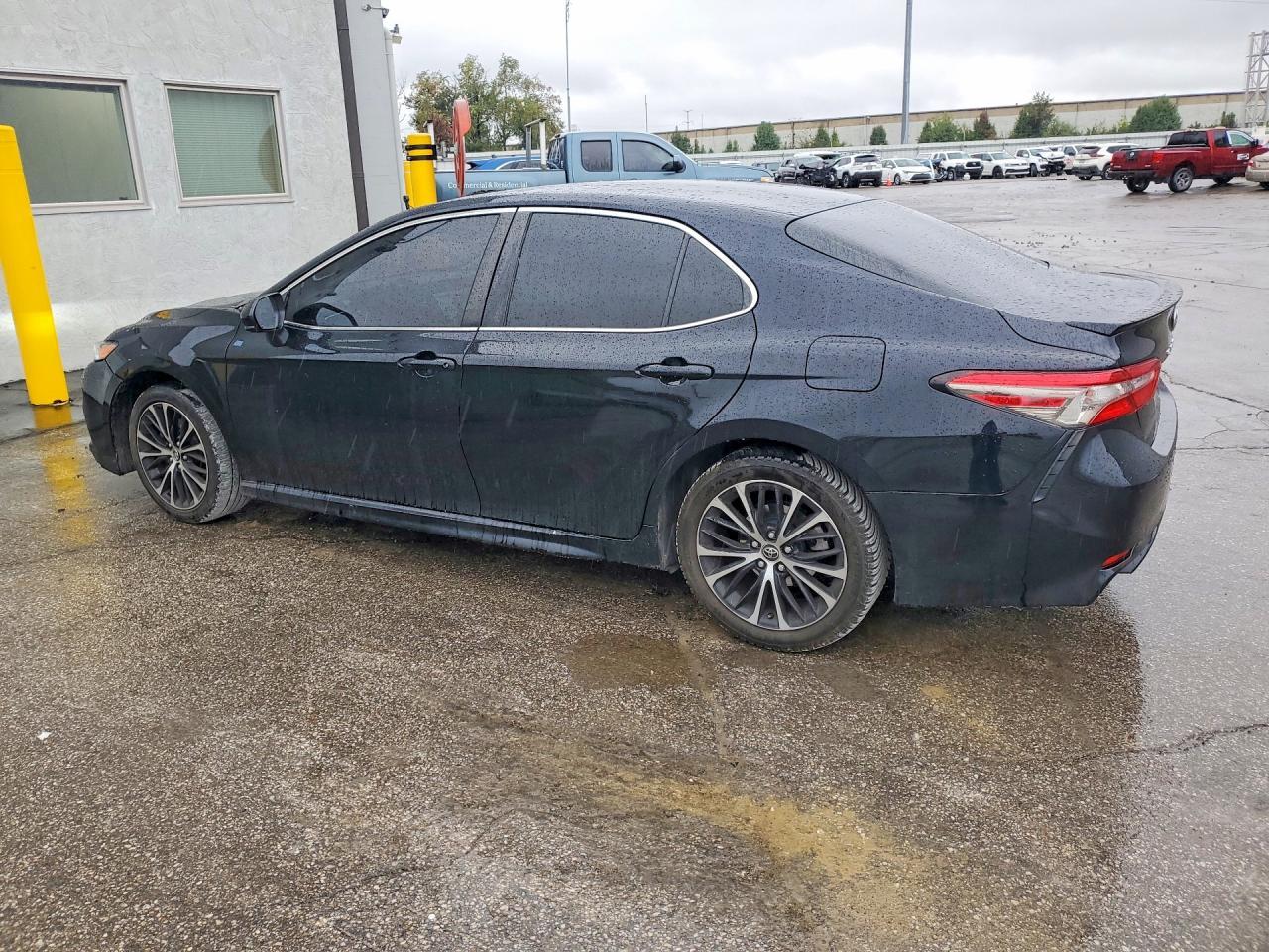 2018 Toyota Camry Se - Фото 2