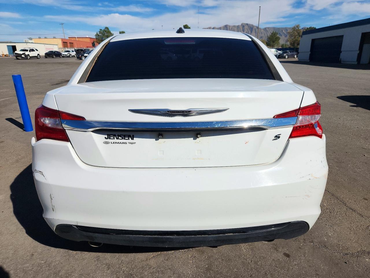2012 Chrysler 200 Touring - Image 6