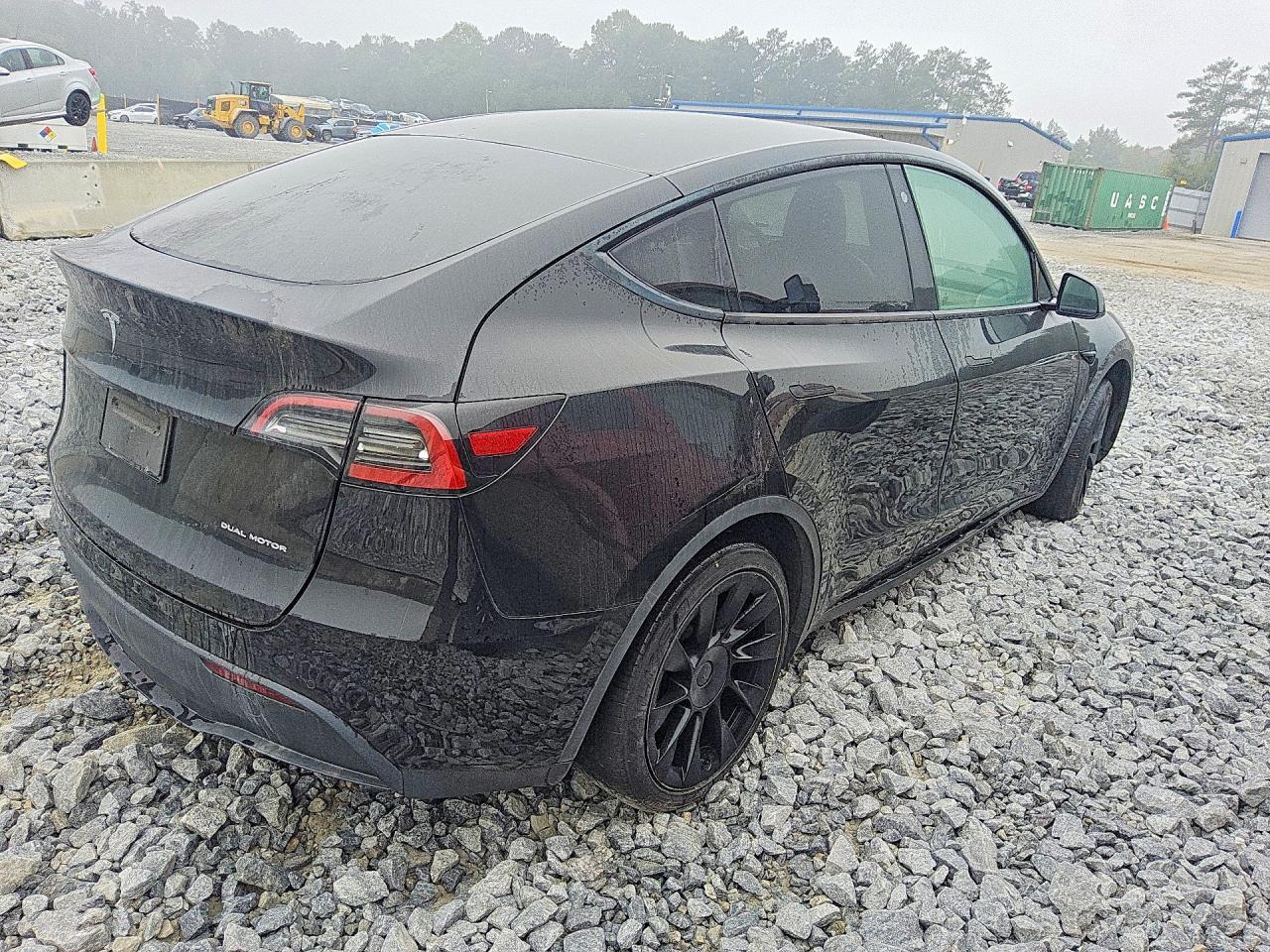 2022 Tesla Model Y - Image 3