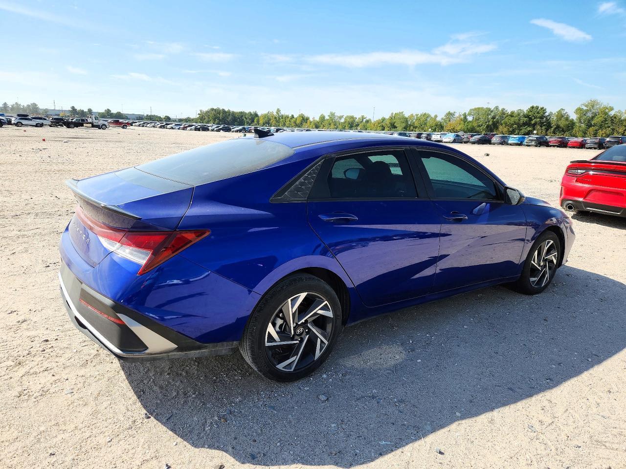 2025 Hyundai Elantra Sel Sport - Image 3