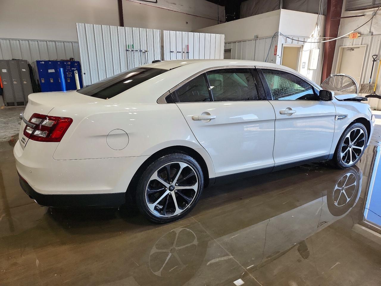2015 Ford Taurus Sel - Фото 3