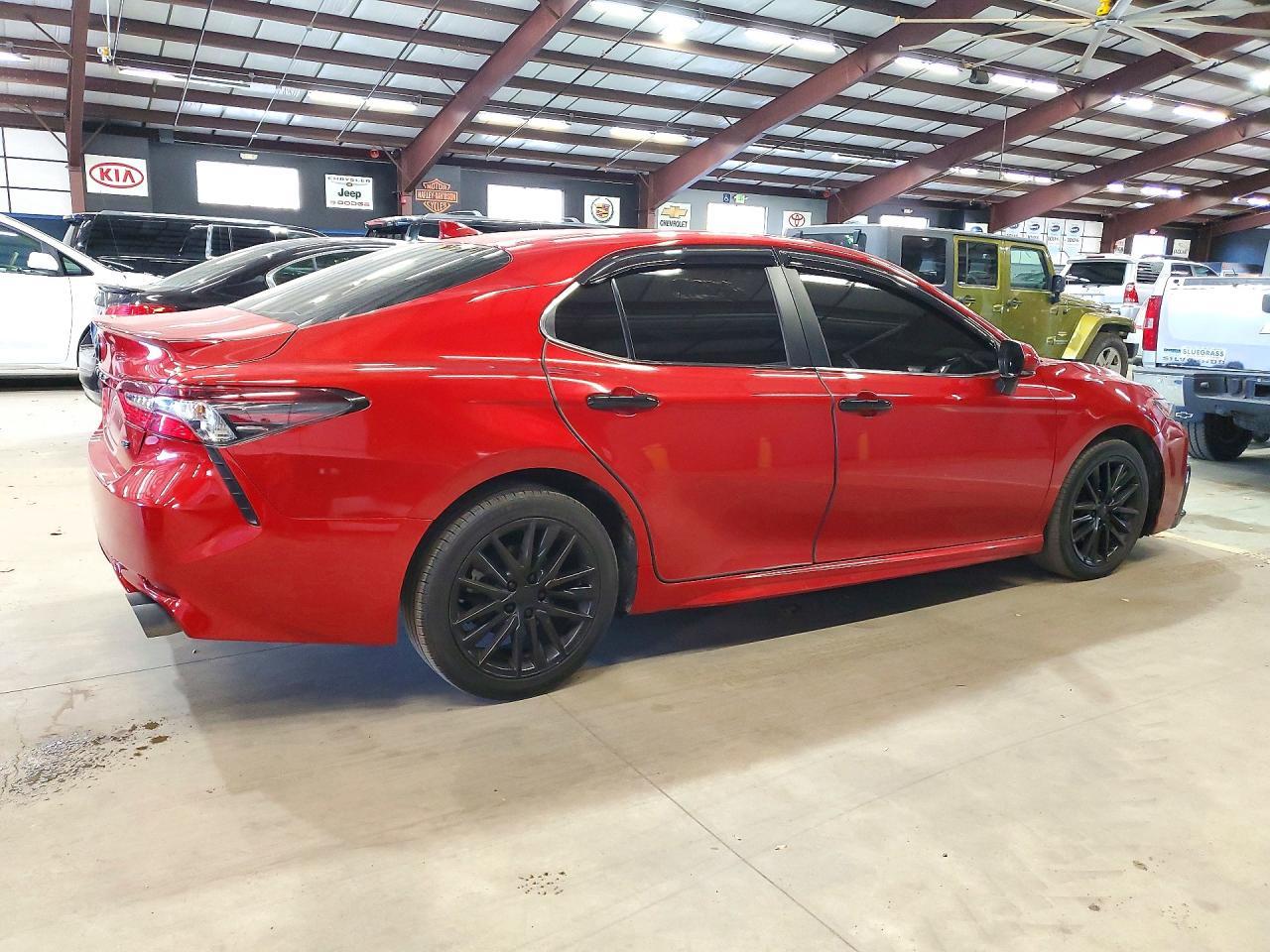 2023 Toyota Camry Se - Фото 3