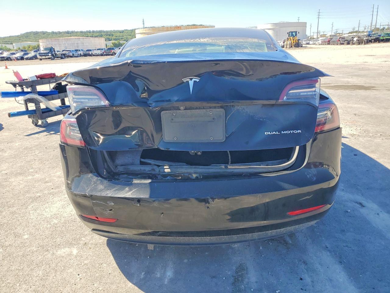 2022 Tesla Model 3 - Image 6