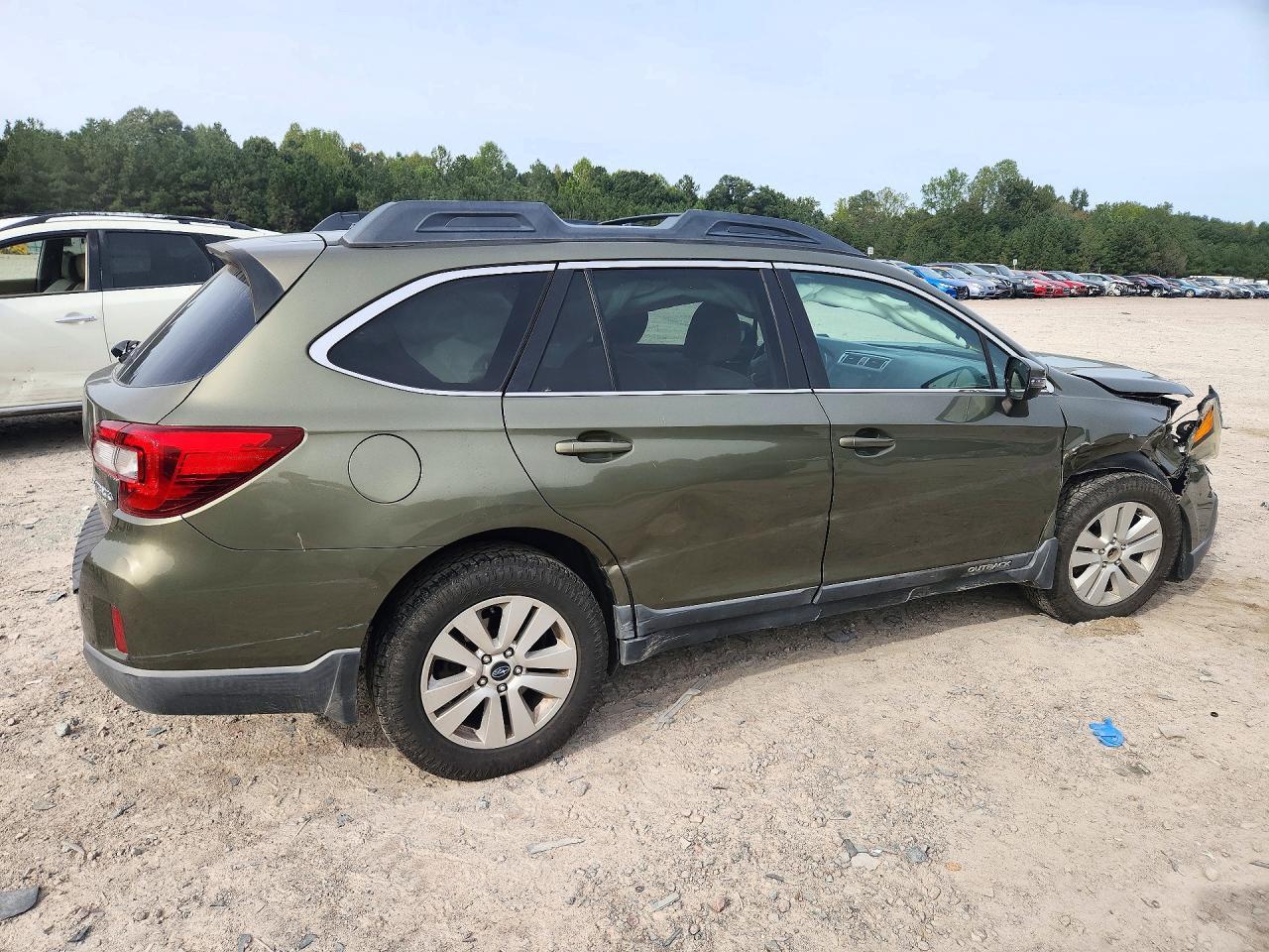 2015 Subaru Outback 2.5I Premium - Image 4