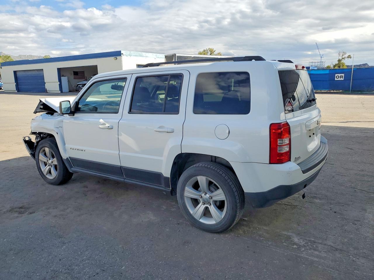 2014 Jeep Patriot Latitude - Фото 2