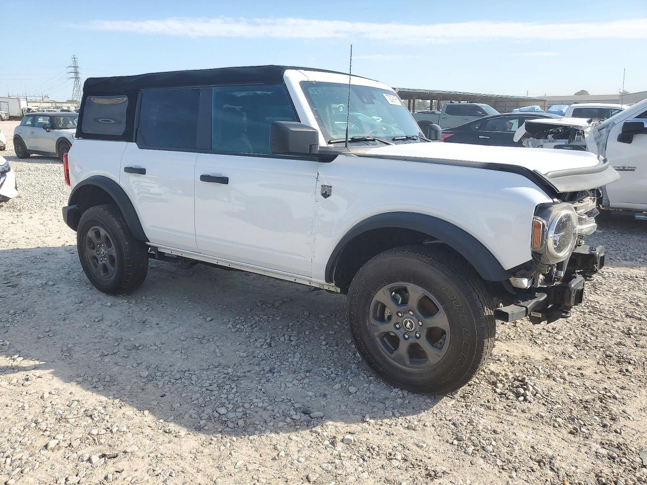 2024 Ford Bronco Big Bend - Image 4