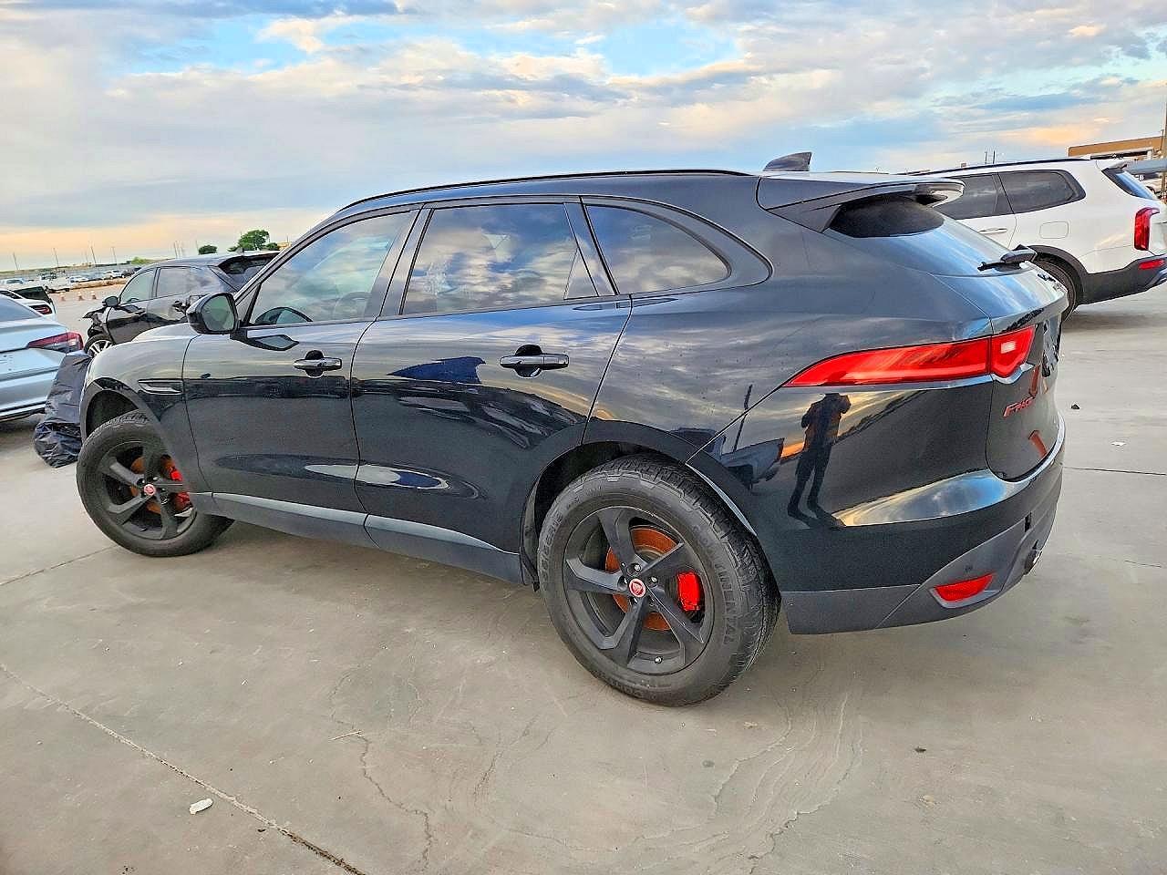2018 Jaguar F-Pace Premium - Image 2