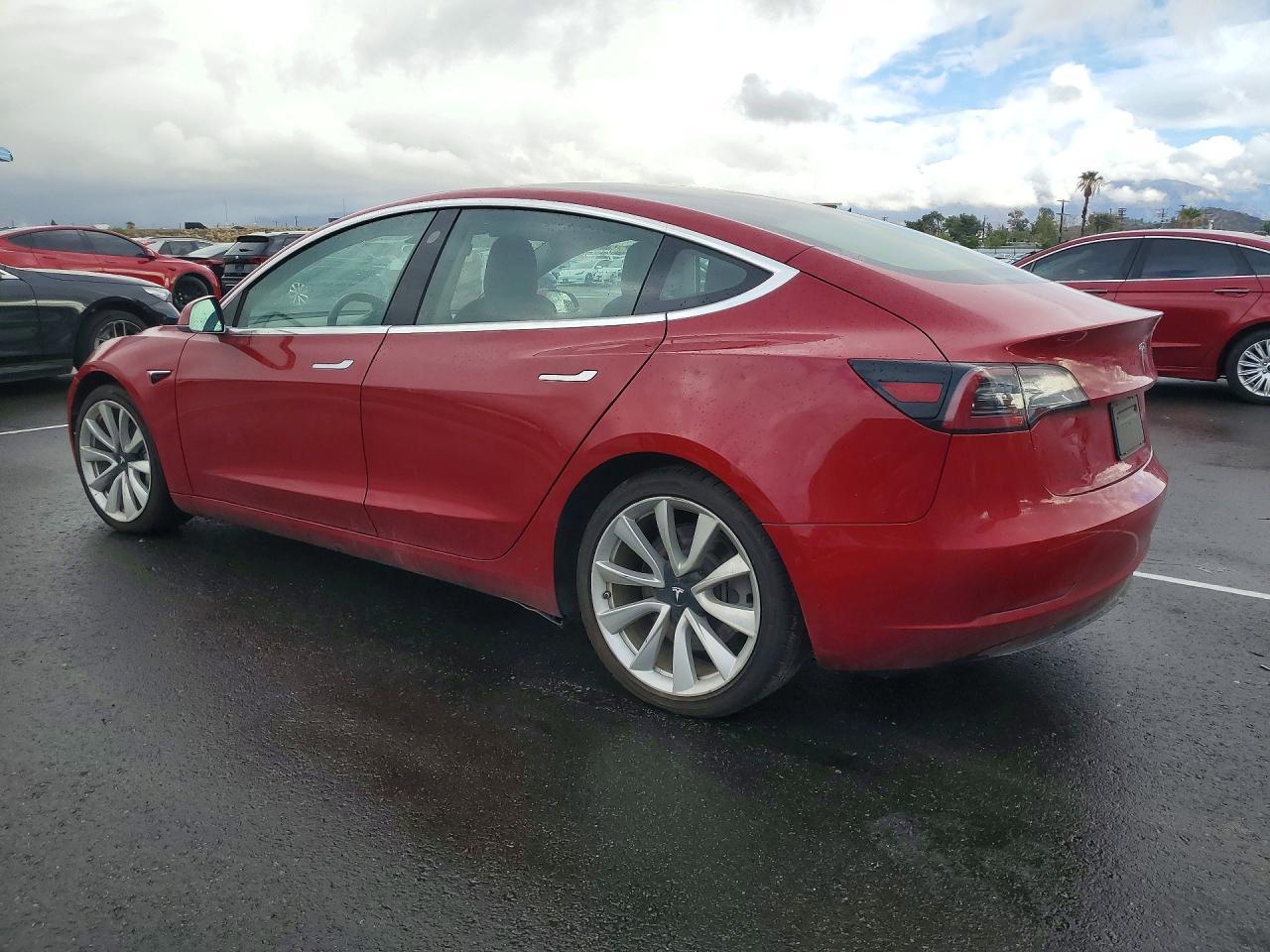 2019 Tesla Model 3 - Фото 2