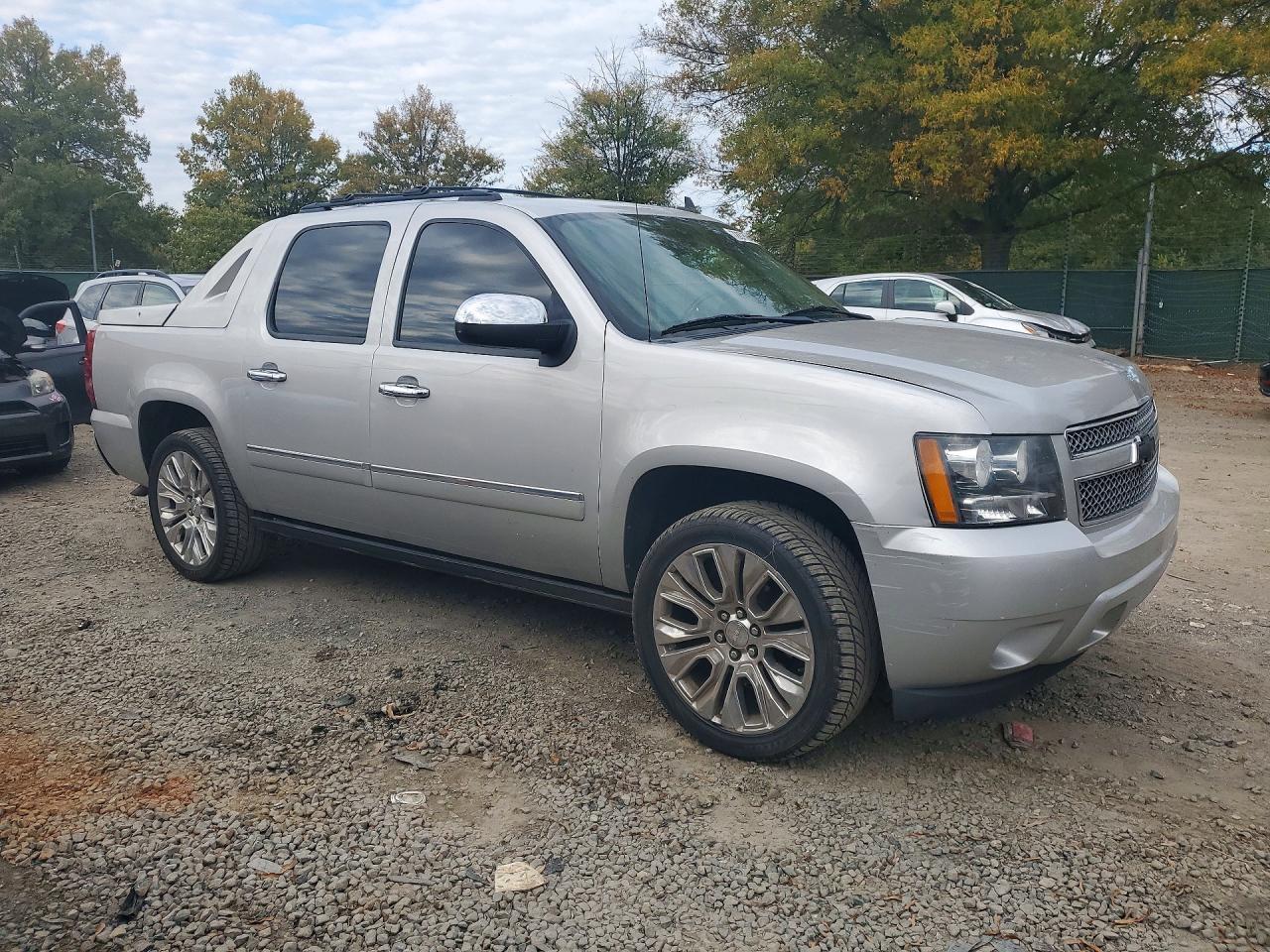 2011 Chevrolet Avalanche Ltz - Image 4