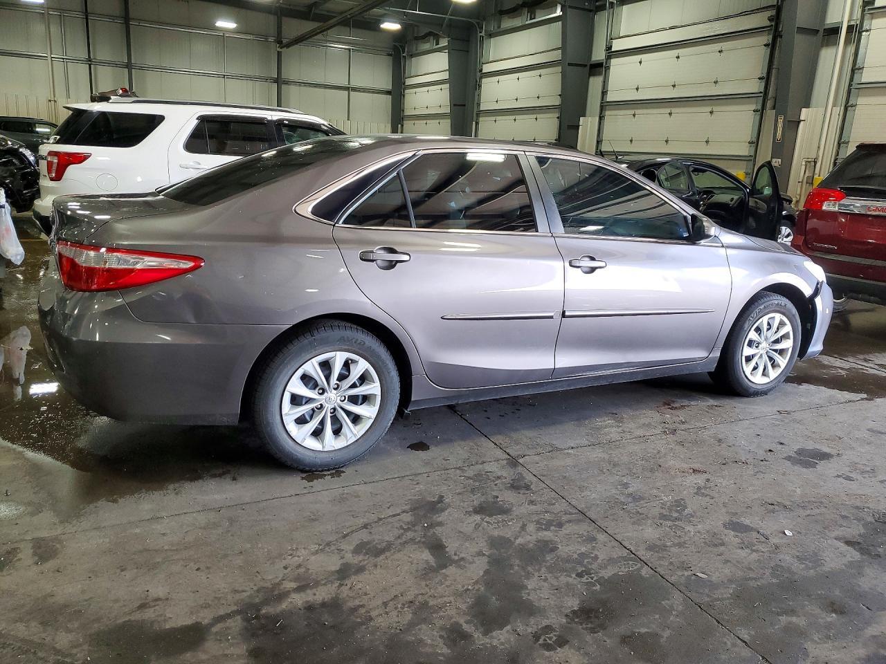 2016 Toyota Camry Le - Image 3