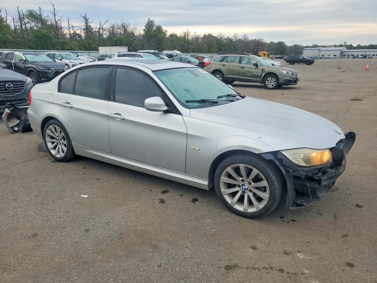 2011 BMW 328 I - Image 4