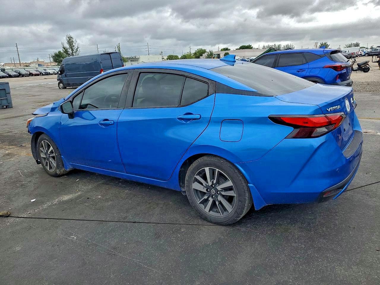 2020 Nissan Versa Sv - Image 2