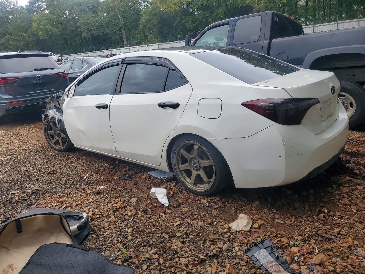 2016 Toyota Corolla Le - Фото 2