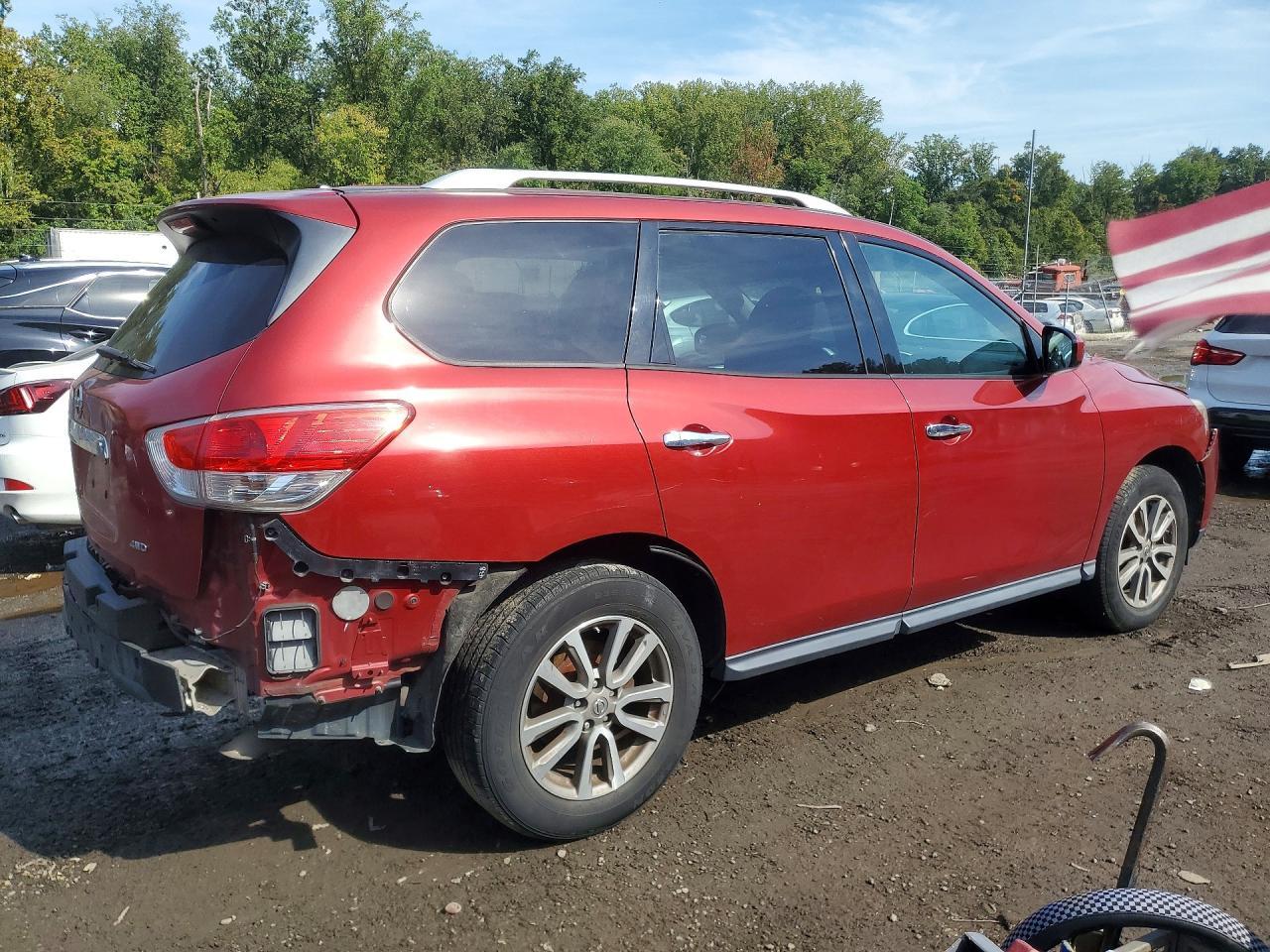 2015 Nissan Pathfinder S - Image 3