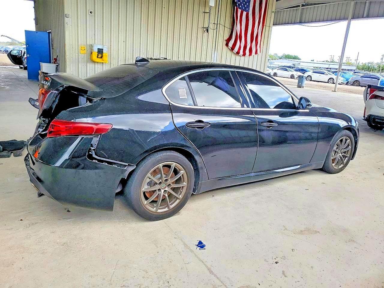 2018 Alfa Romeo Giulia - Image 3