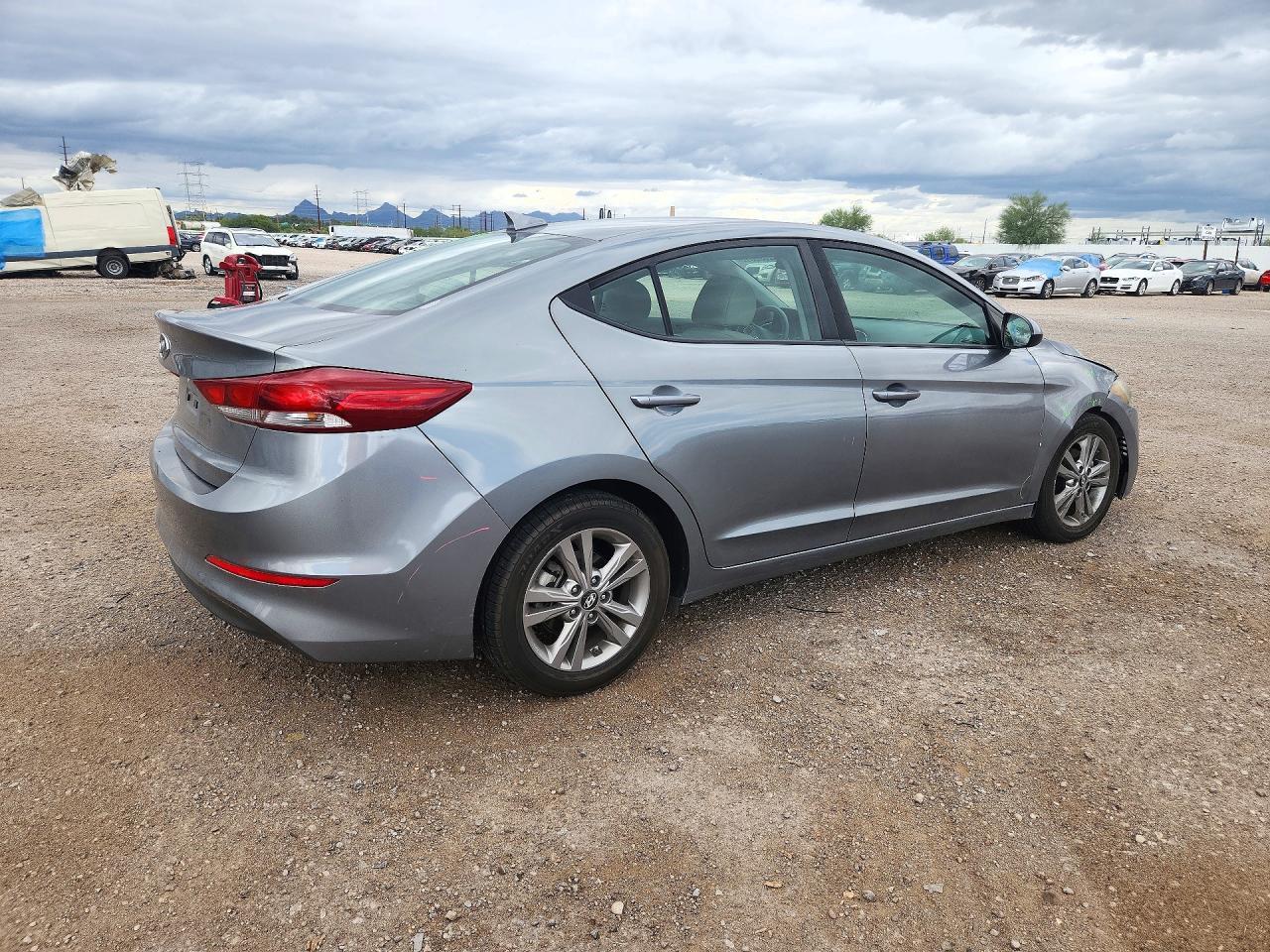 2018 Hyundai Elantra Sel - Image 3