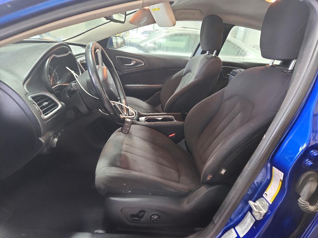 2015 Chrysler 200 Limited - Image 7