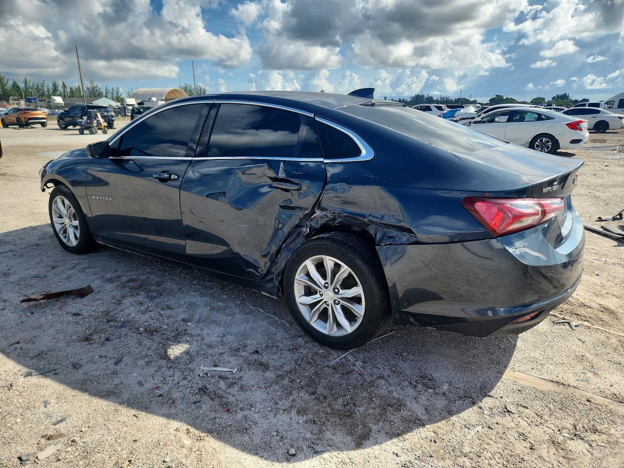 2020 Chevrolet Malibu Lt - Image 2