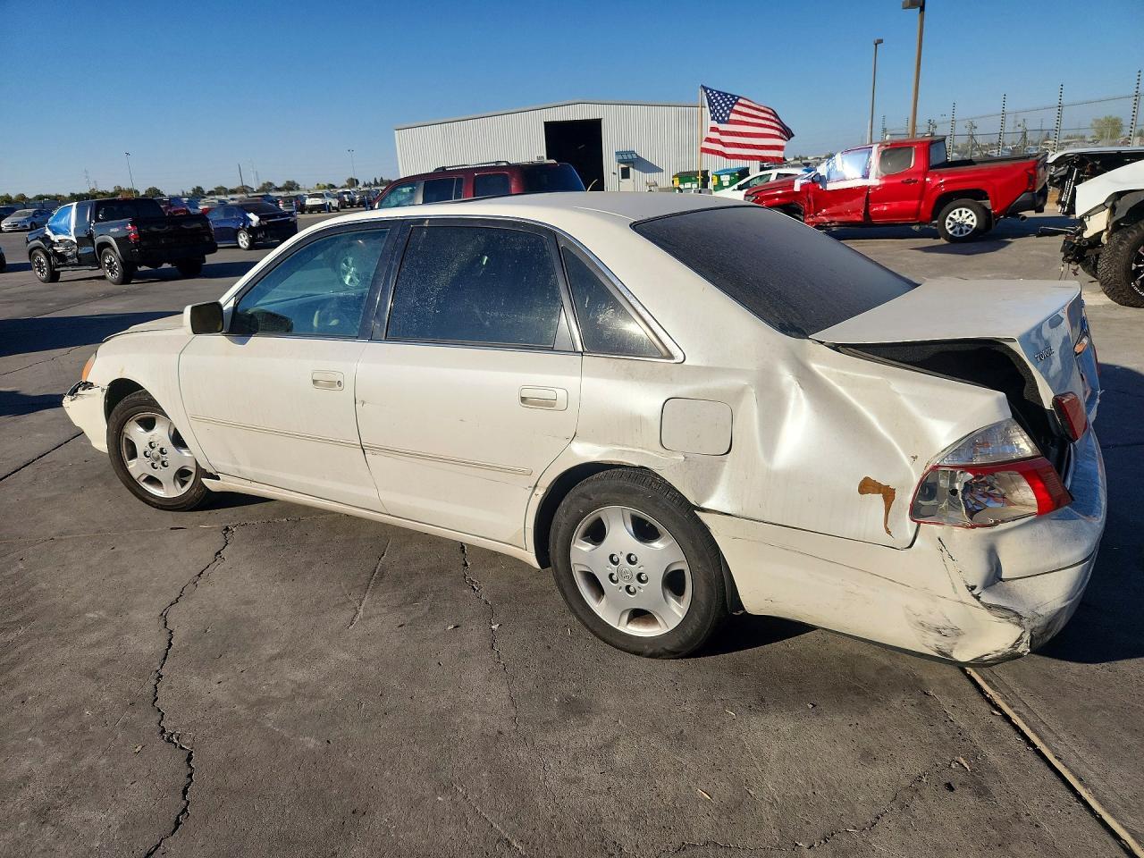 2003 Toyota Avalon Xls - Image 2