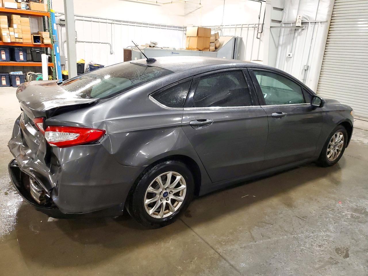 2016 Ford Fusion S - Фото 3