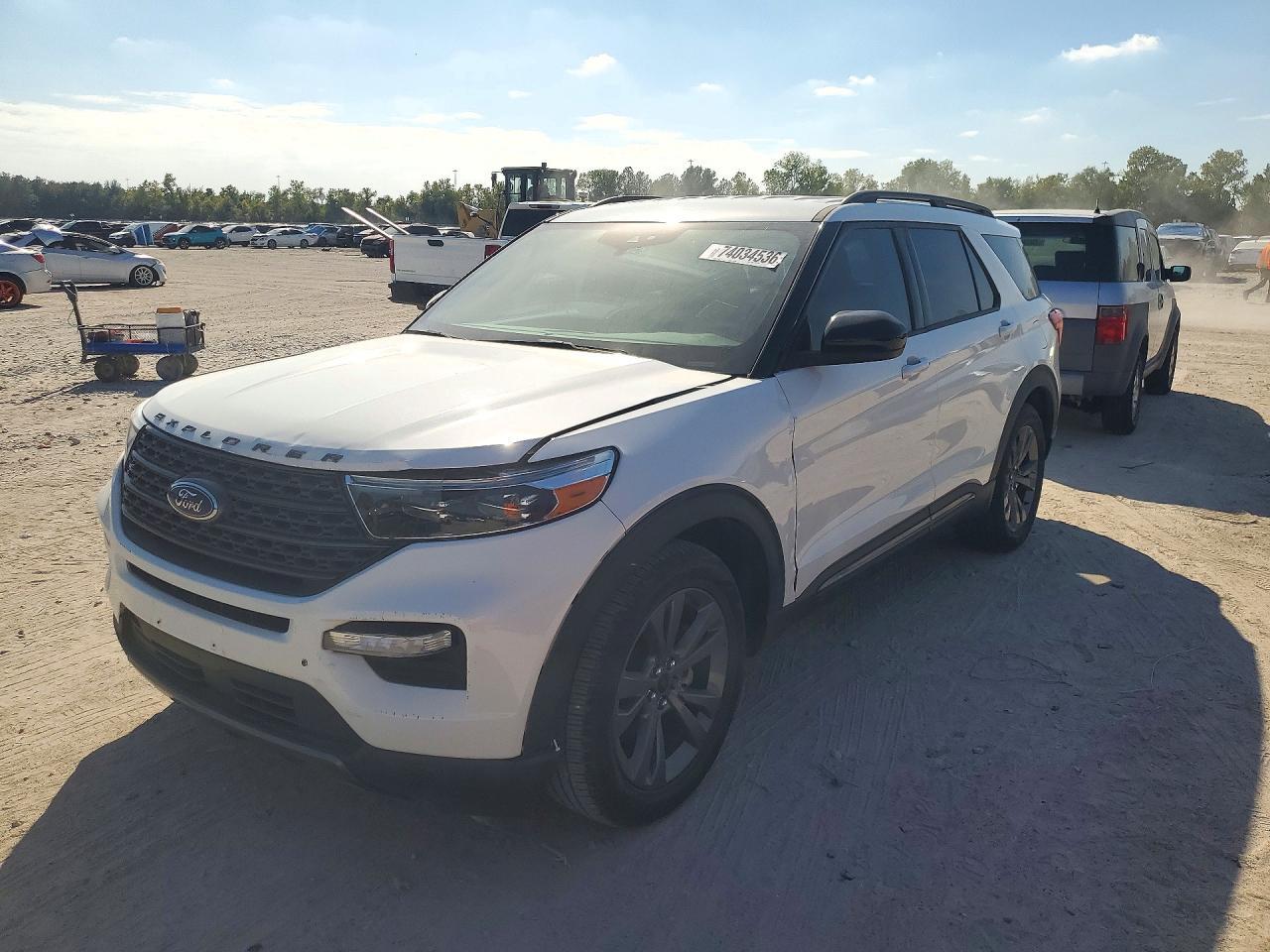 2022 Ford Explorer Xlt