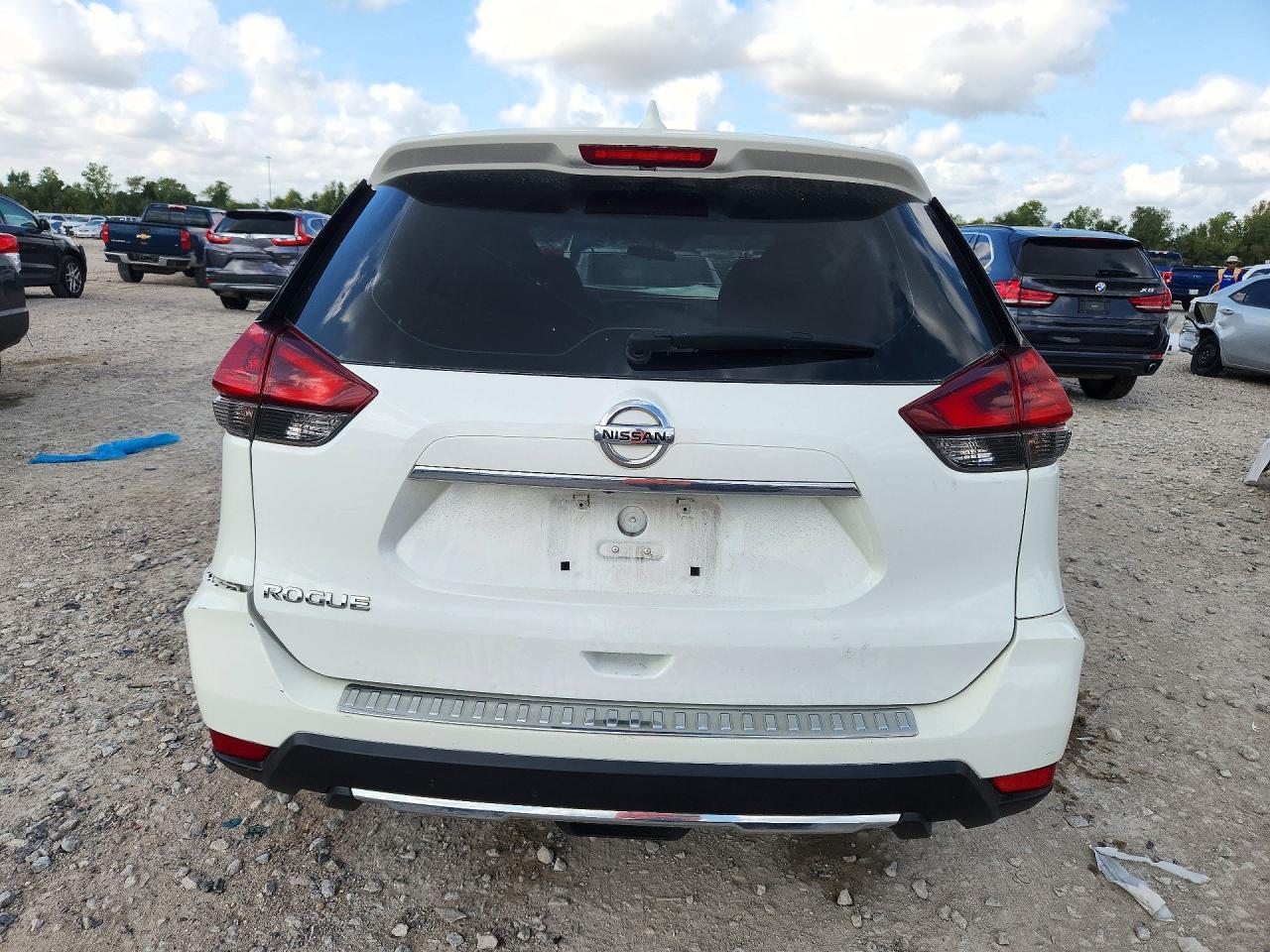 2020 Nissan Rogue S - Фото 6