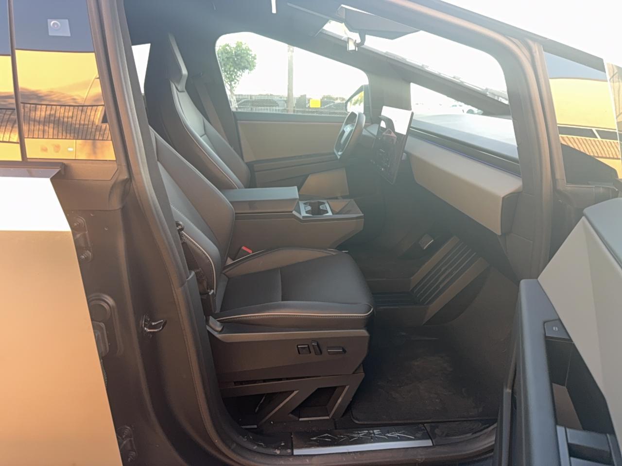 2024 Tesla Cybertruck - Фото 5