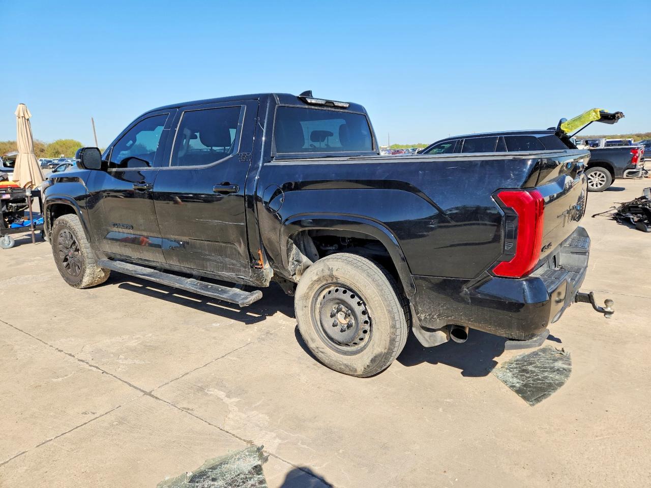 2022 Toyota Tundra Sr5 - Image 2
