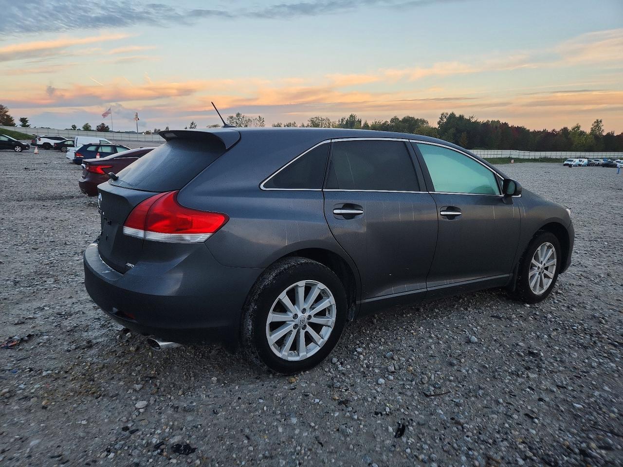 2011 Toyota Venza Awd 4Cyl - Image 3