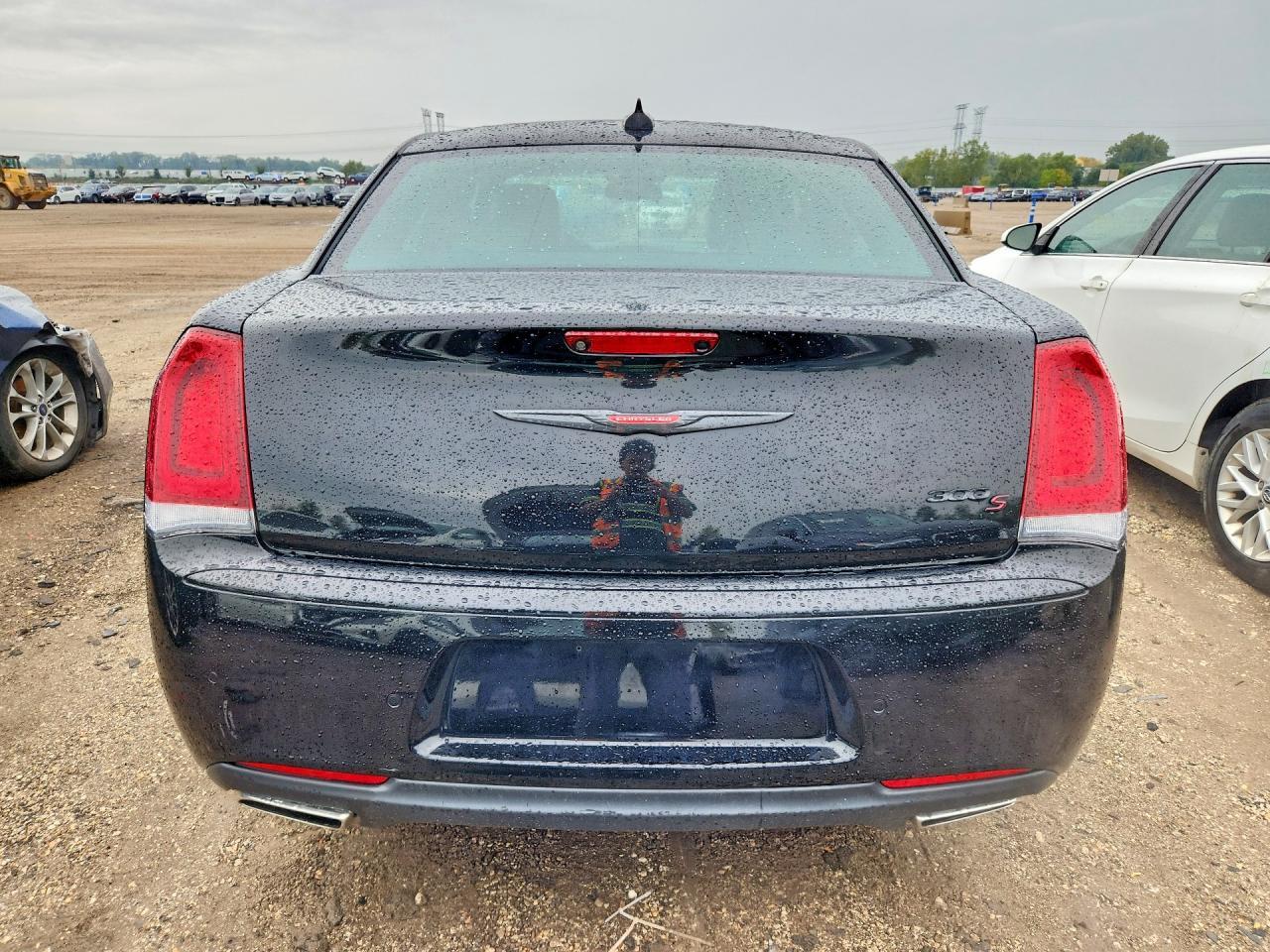 2021 Chrysler 300 S - Image 6