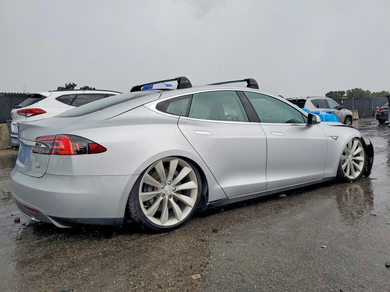 2013 Tesla Model S - Image 3