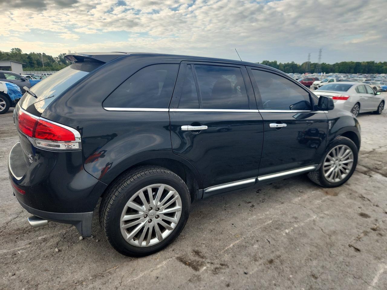 2011 Lincoln Mkx - Image 3