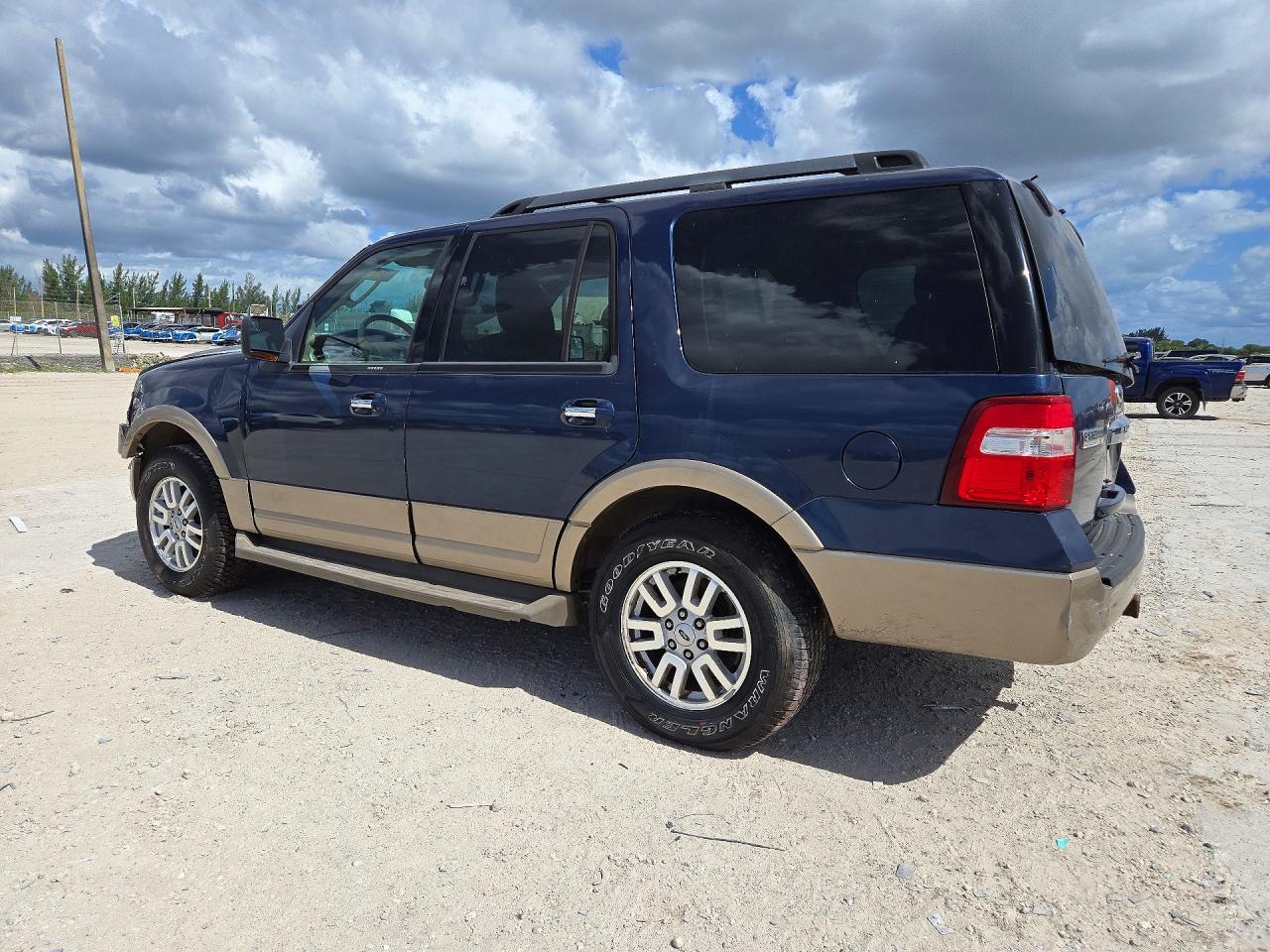 2014 Ford Expedition Xlt - Фото 2