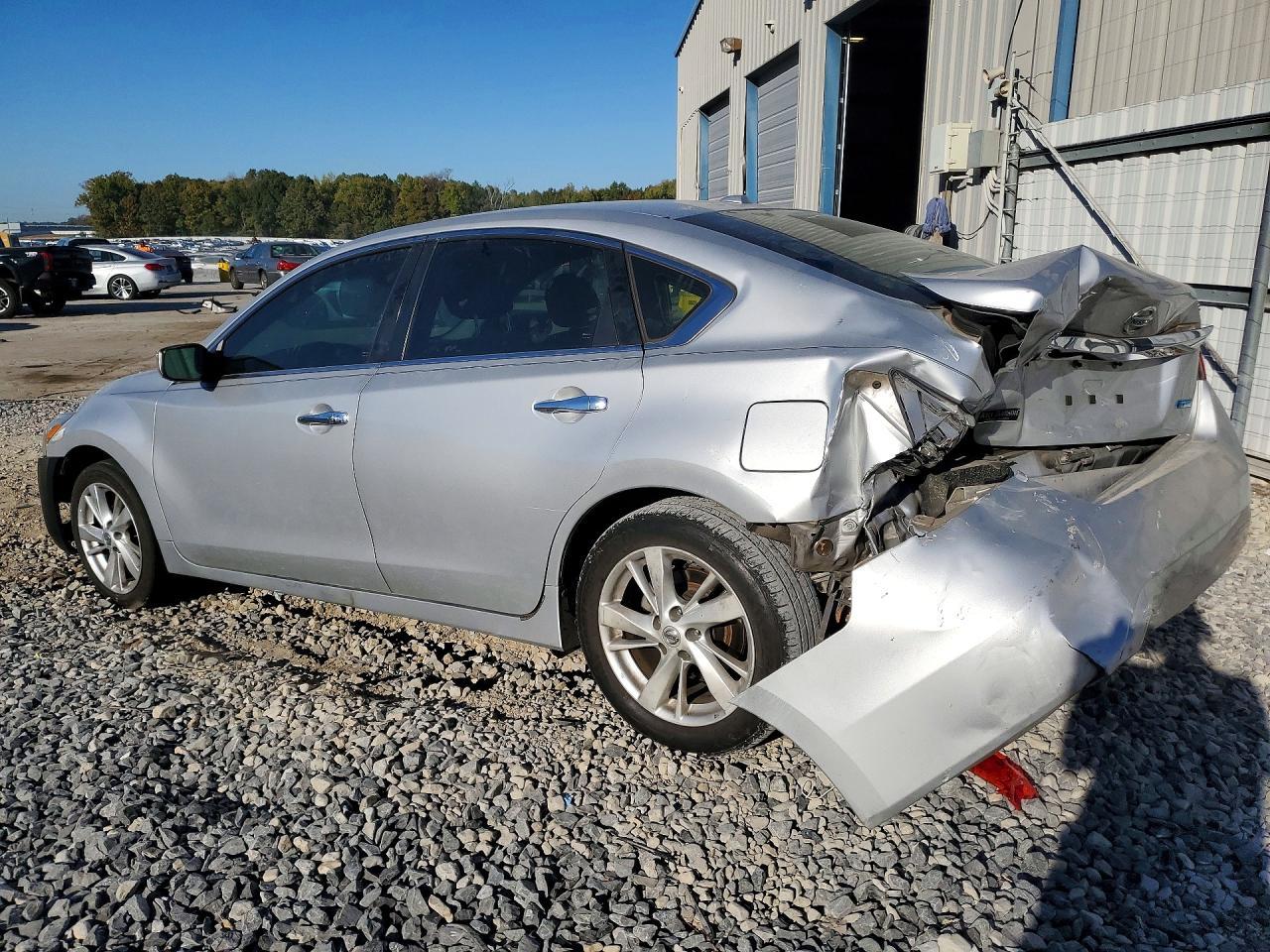 2013 Nissan Altima 2.5 - Фото 2