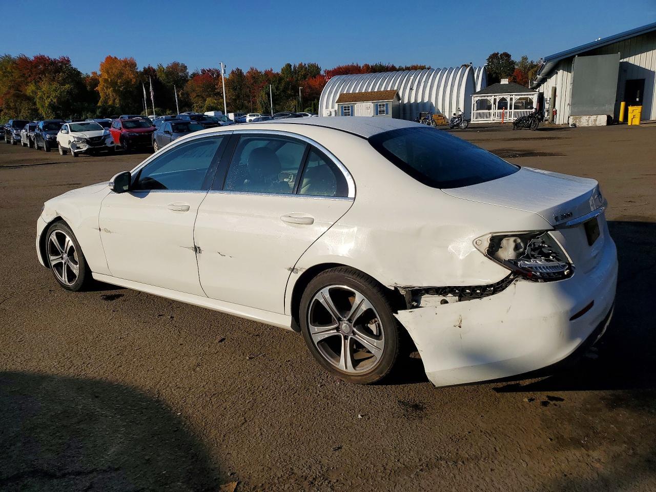 2017 Mercedes-Benz E 300 - Фото 2