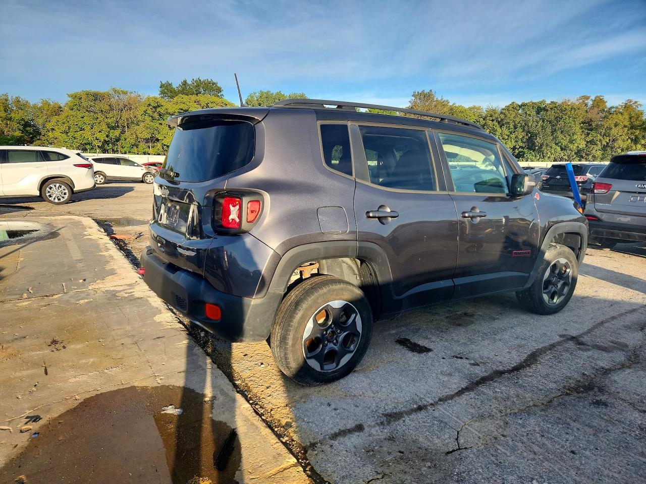 2018 Jeep Renegade Trailhawk - Image 3