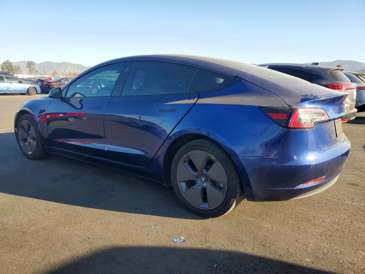 2022 Tesla Model 3 - Image 2