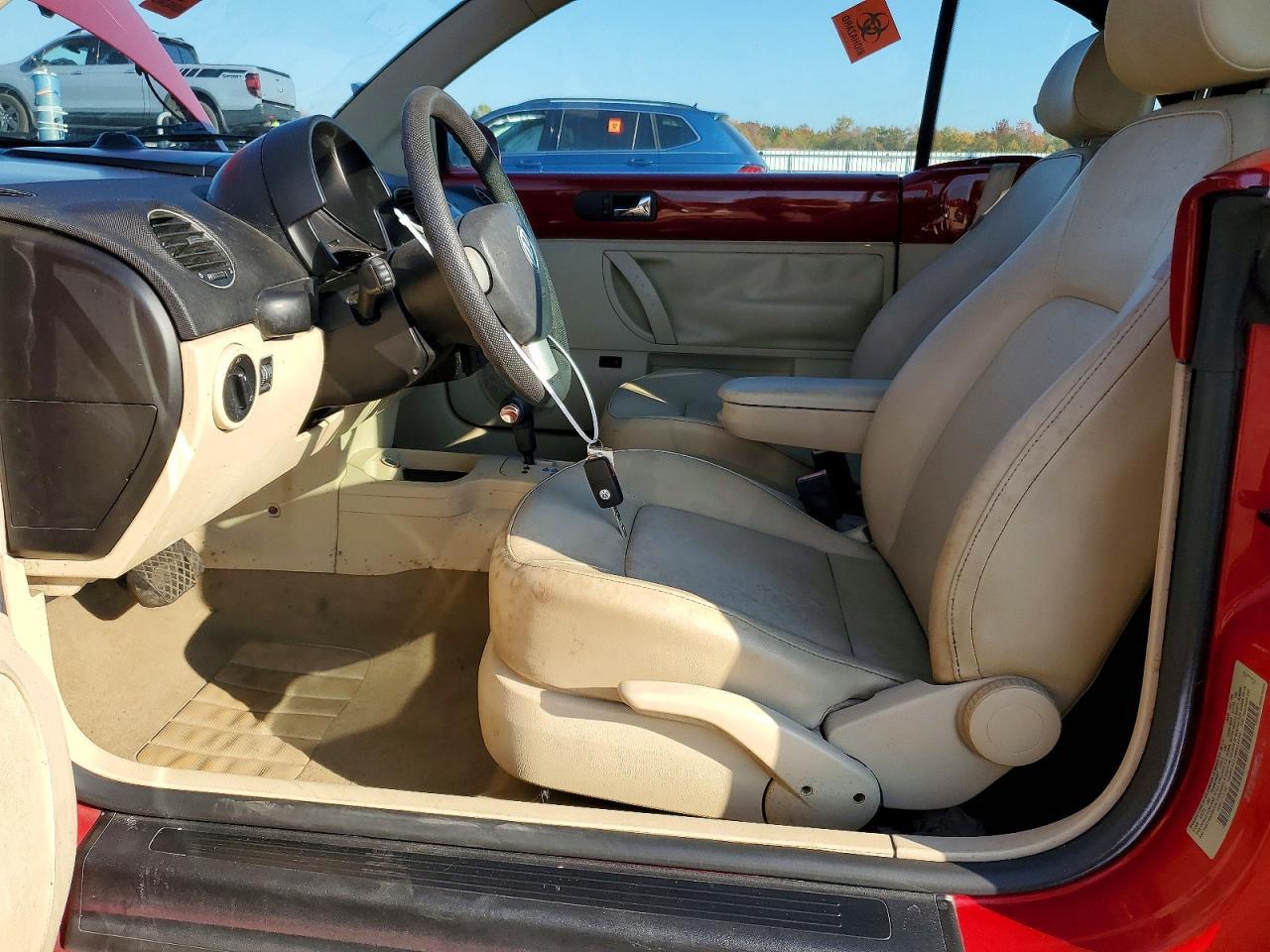2008 Volkswagen New Beetle Convertible S - Фото 7