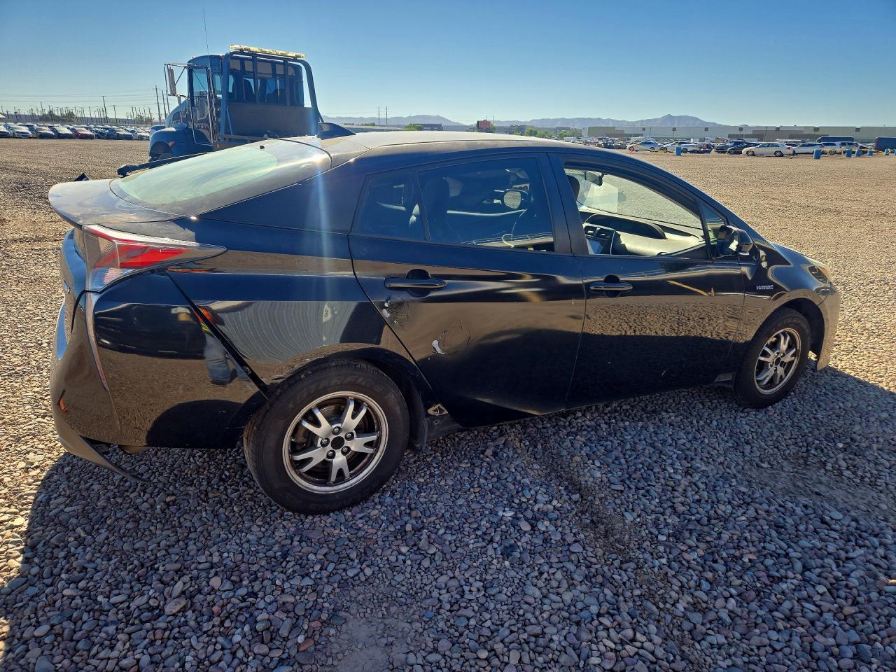 2016 Toyota Prius Three - Фото 3