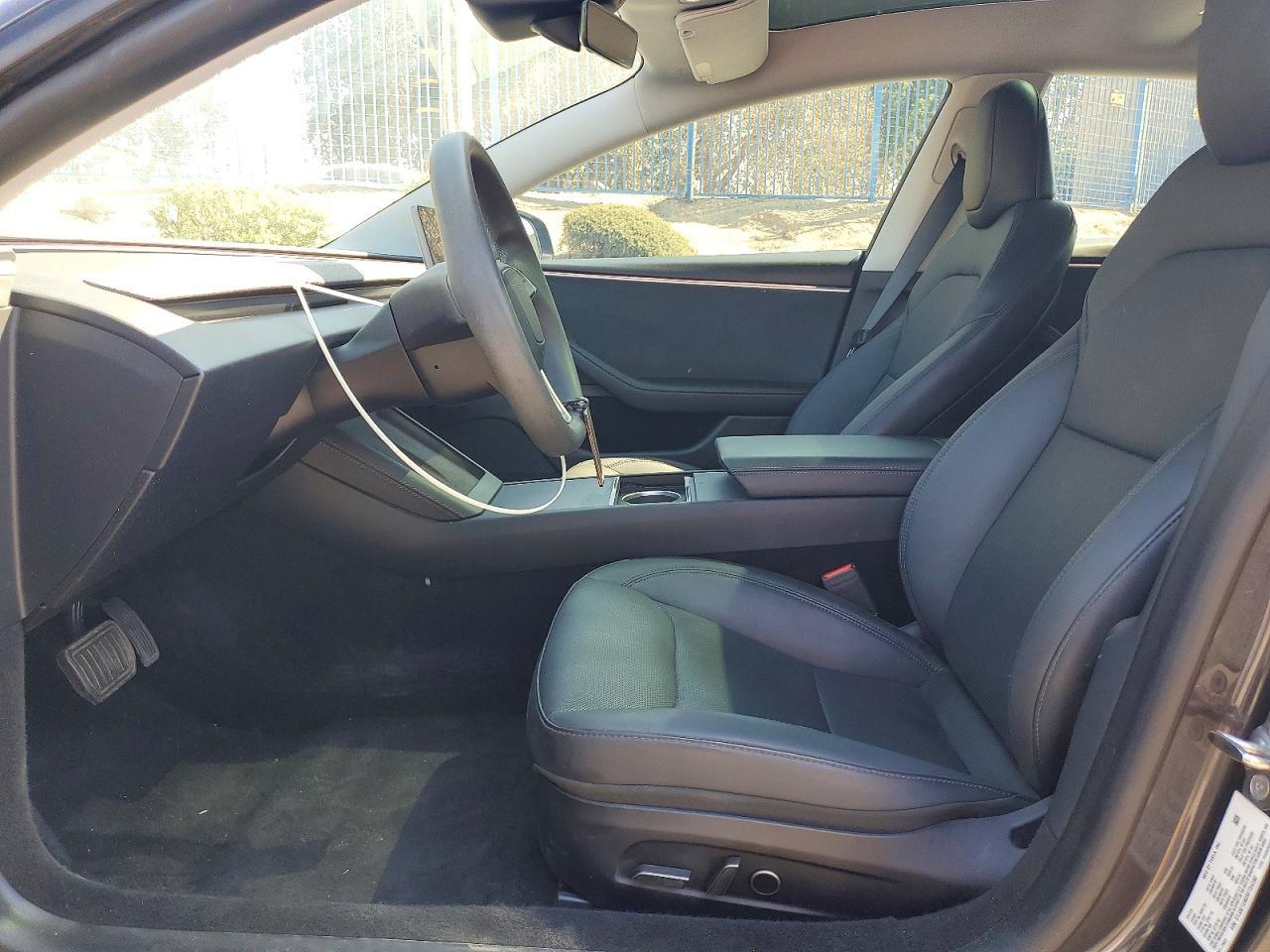2024 Tesla Model 3 - Image 7